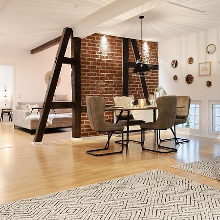 Jasta Homes Altstadt, Zentral, Ueberdachter Parkplatz, Netflix, Vollausstattung, Loft, Modern Und Komfort ハーメルン エクステリア 写真