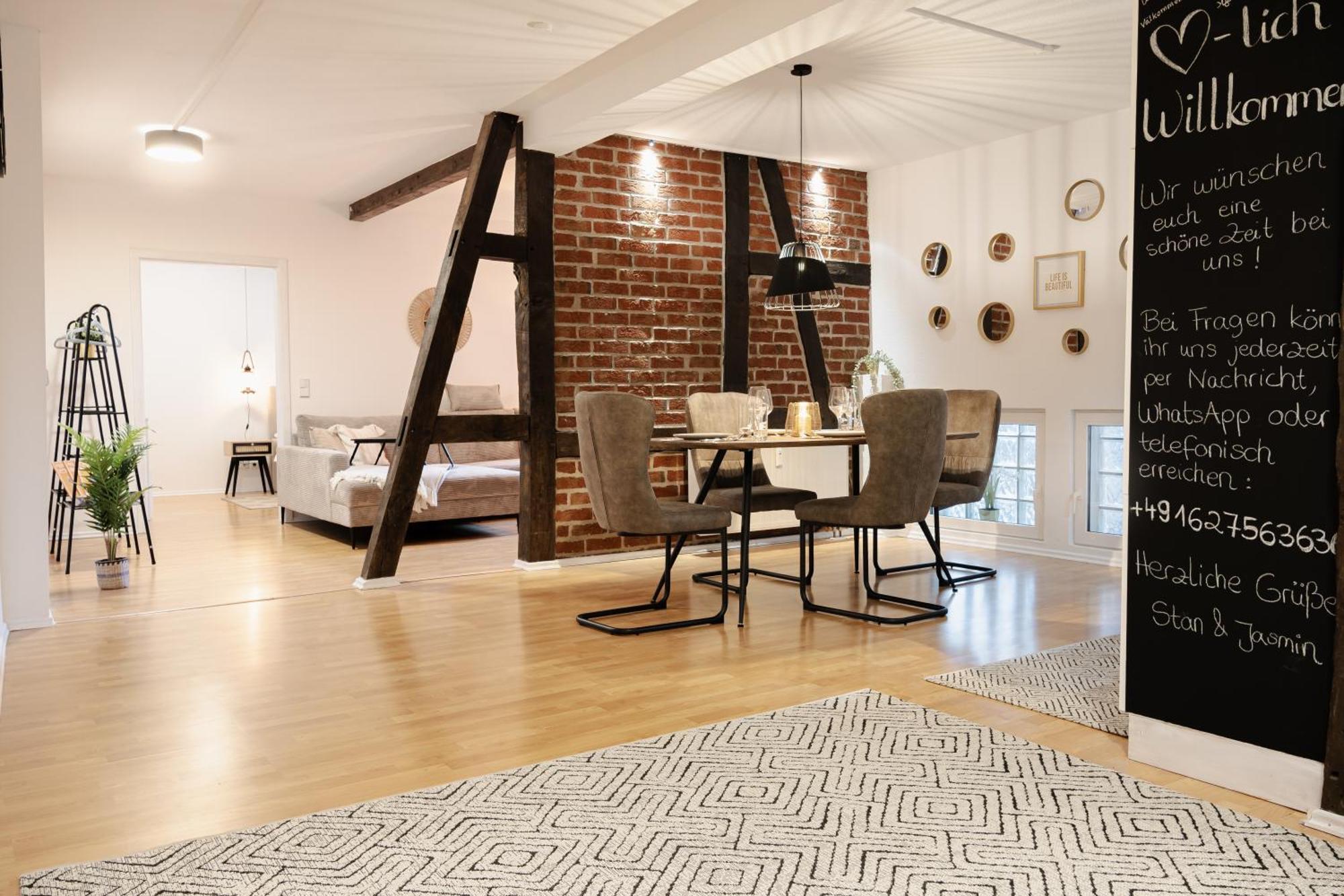 Jasta Homes Altstadt, Zentral, Ueberdachter Parkplatz, Netflix, Vollausstattung, Loft, Modern Und Komfort ハーメルン エクステリア 写真